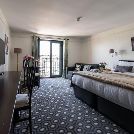 Marine Court Hotel Бангор Екстериор снимка