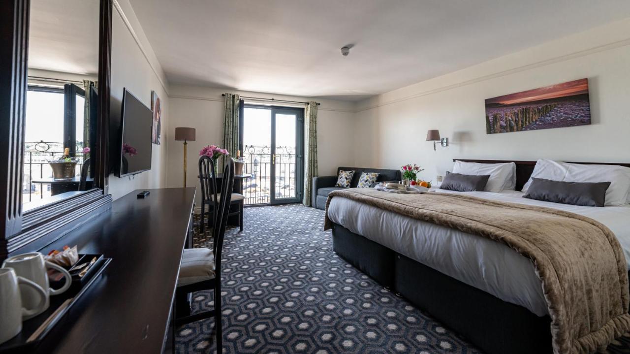 Marine Court Hotel Бангор Екстериор снимка