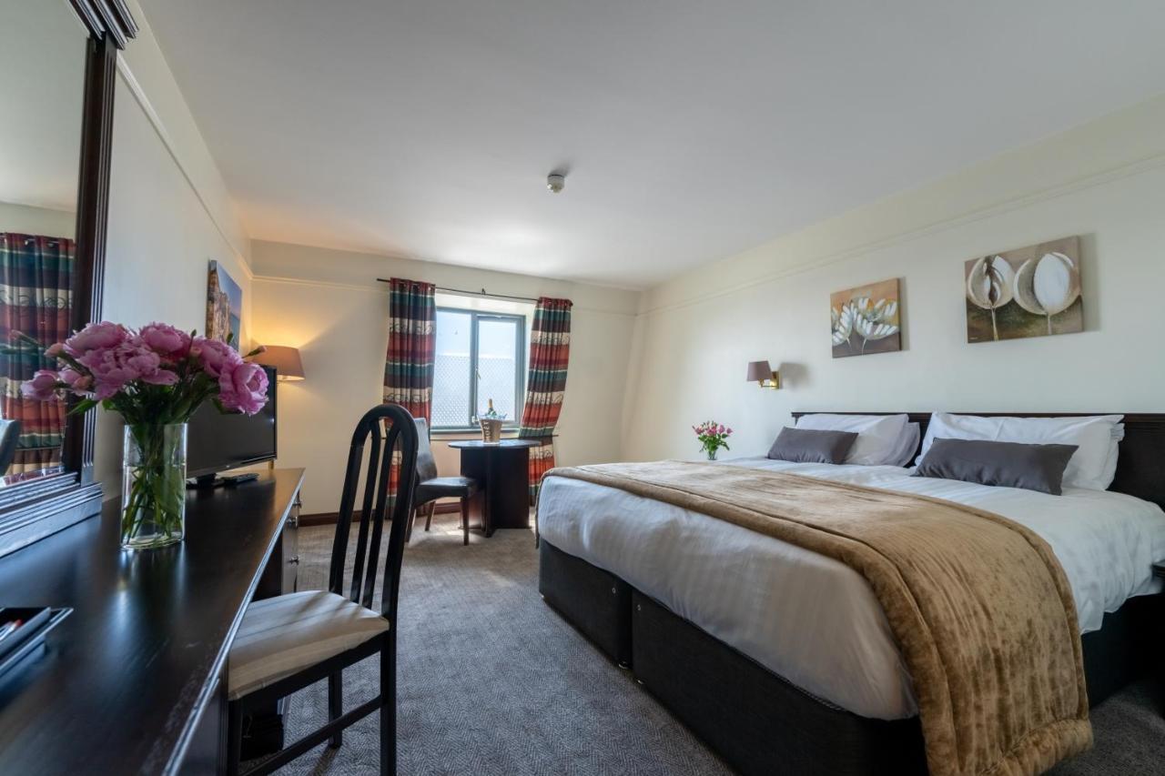 Marine Court Hotel Бангор Екстериор снимка