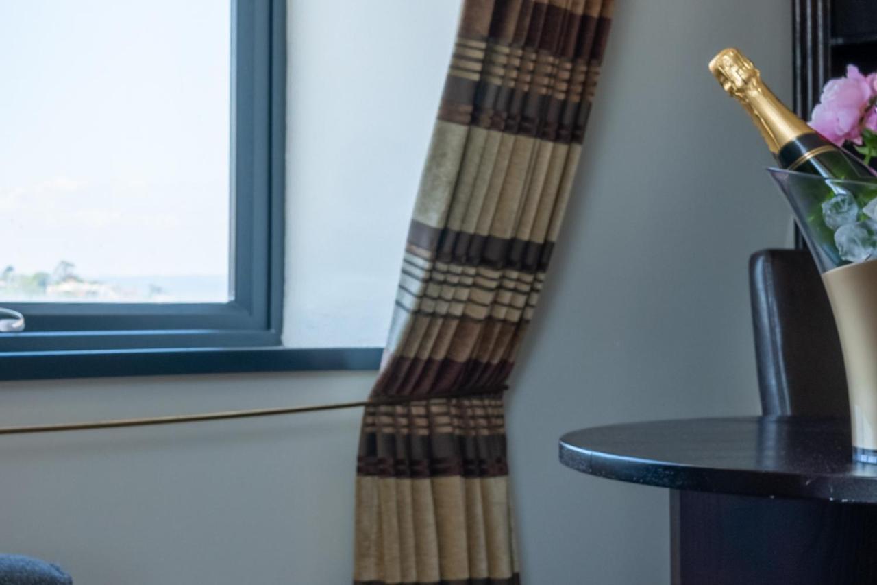 Marine Court Hotel Бангор Екстериор снимка