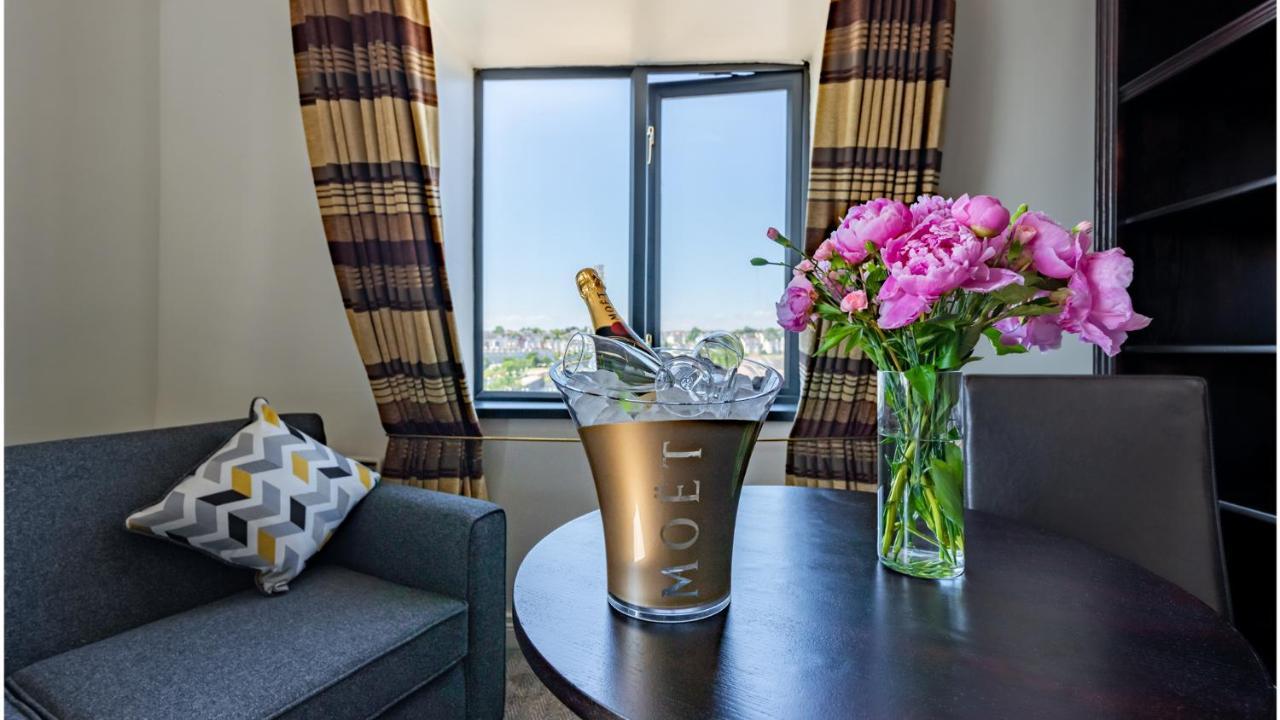 Marine Court Hotel Бангор Екстериор снимка