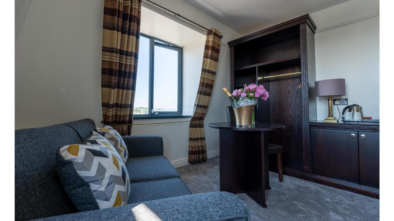 Marine Court Hotel Бангор Екстериор снимка