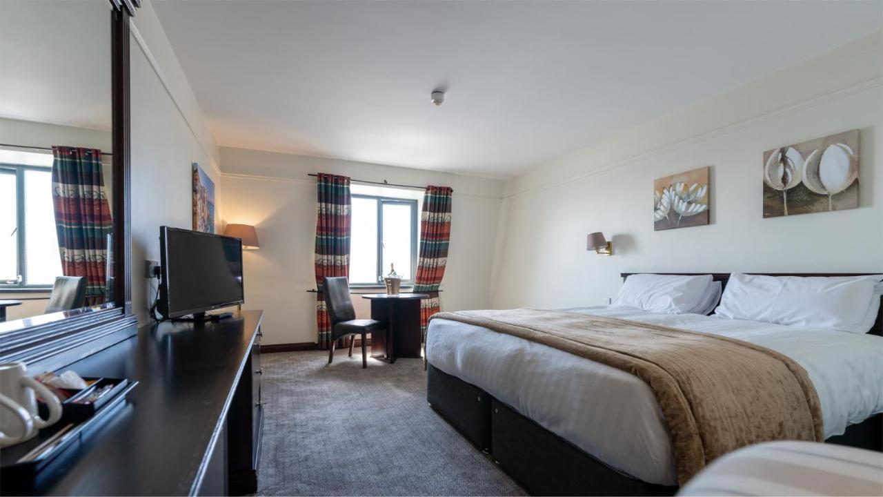 Marine Court Hotel Бангор Екстериор снимка