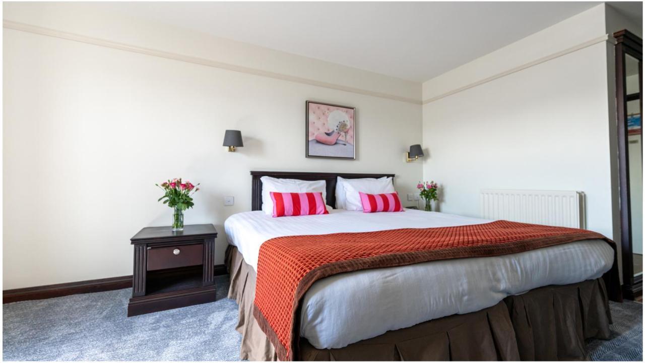 Marine Court Hotel Бангор Екстериор снимка