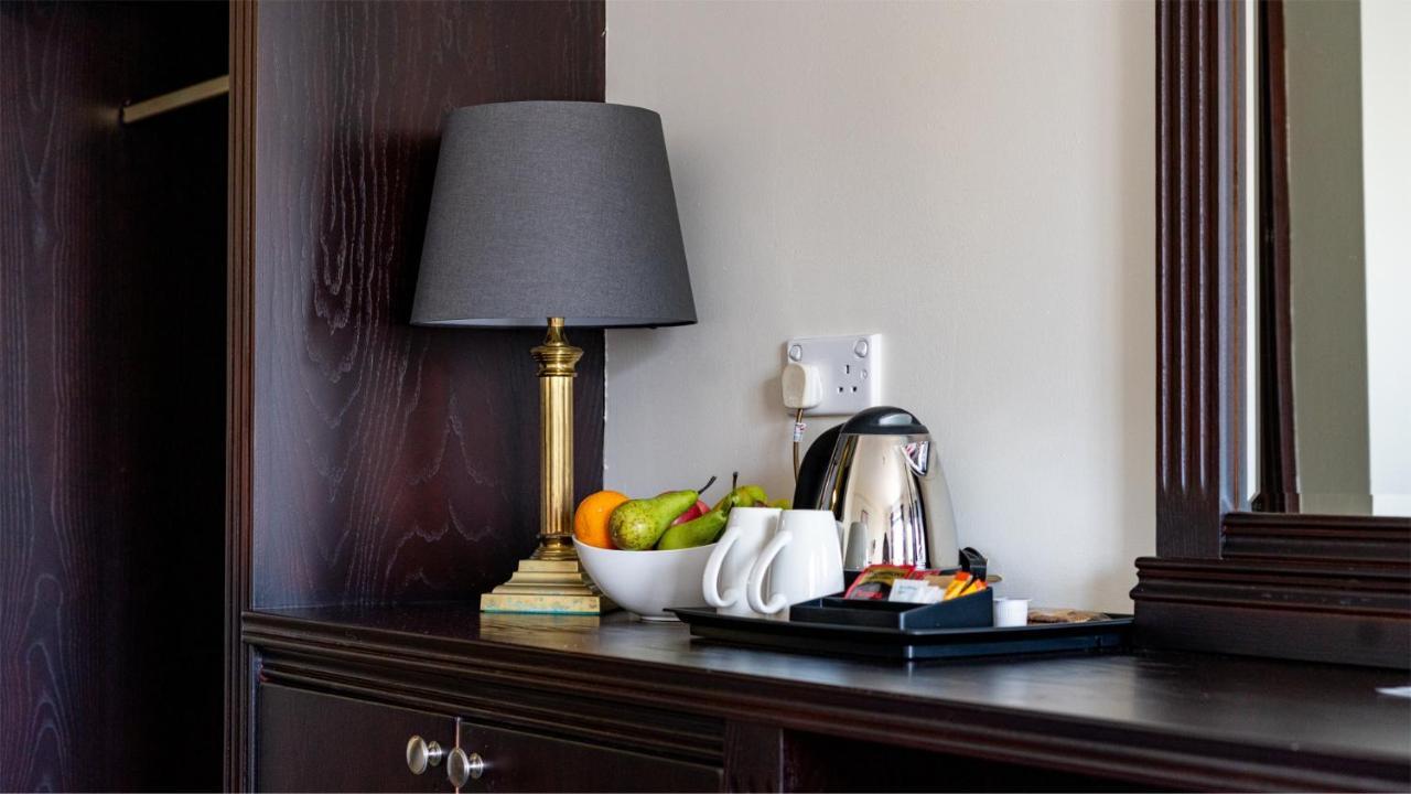 Marine Court Hotel Бангор Екстериор снимка