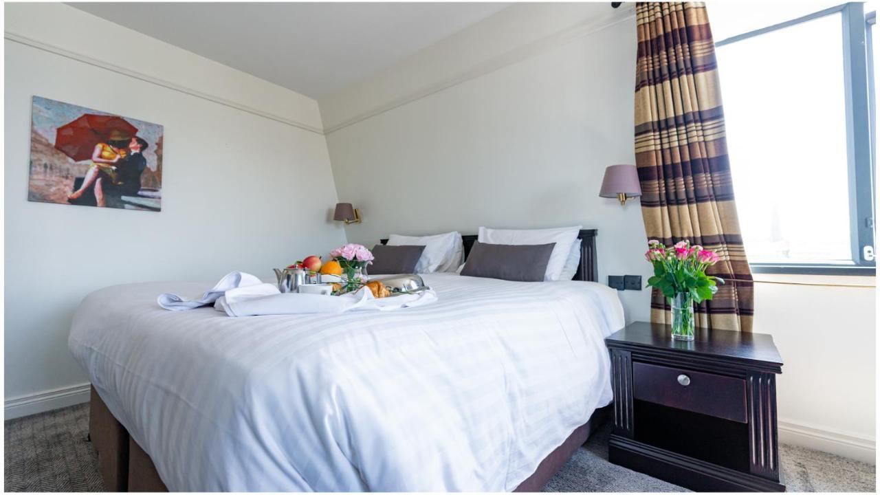 Marine Court Hotel Бангор Екстериор снимка