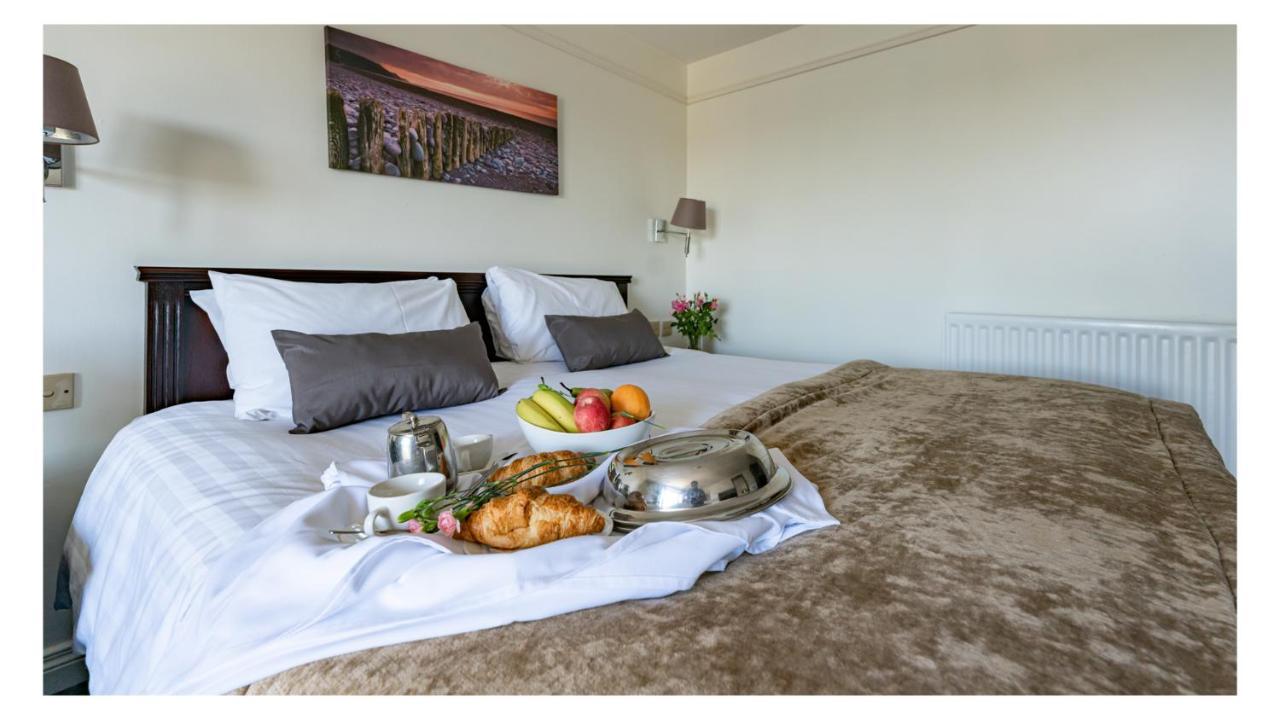 Marine Court Hotel Бангор Екстериор снимка