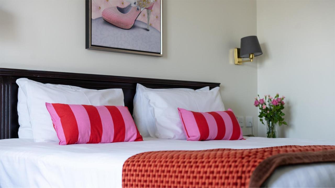 Marine Court Hotel Бангор Екстериор снимка