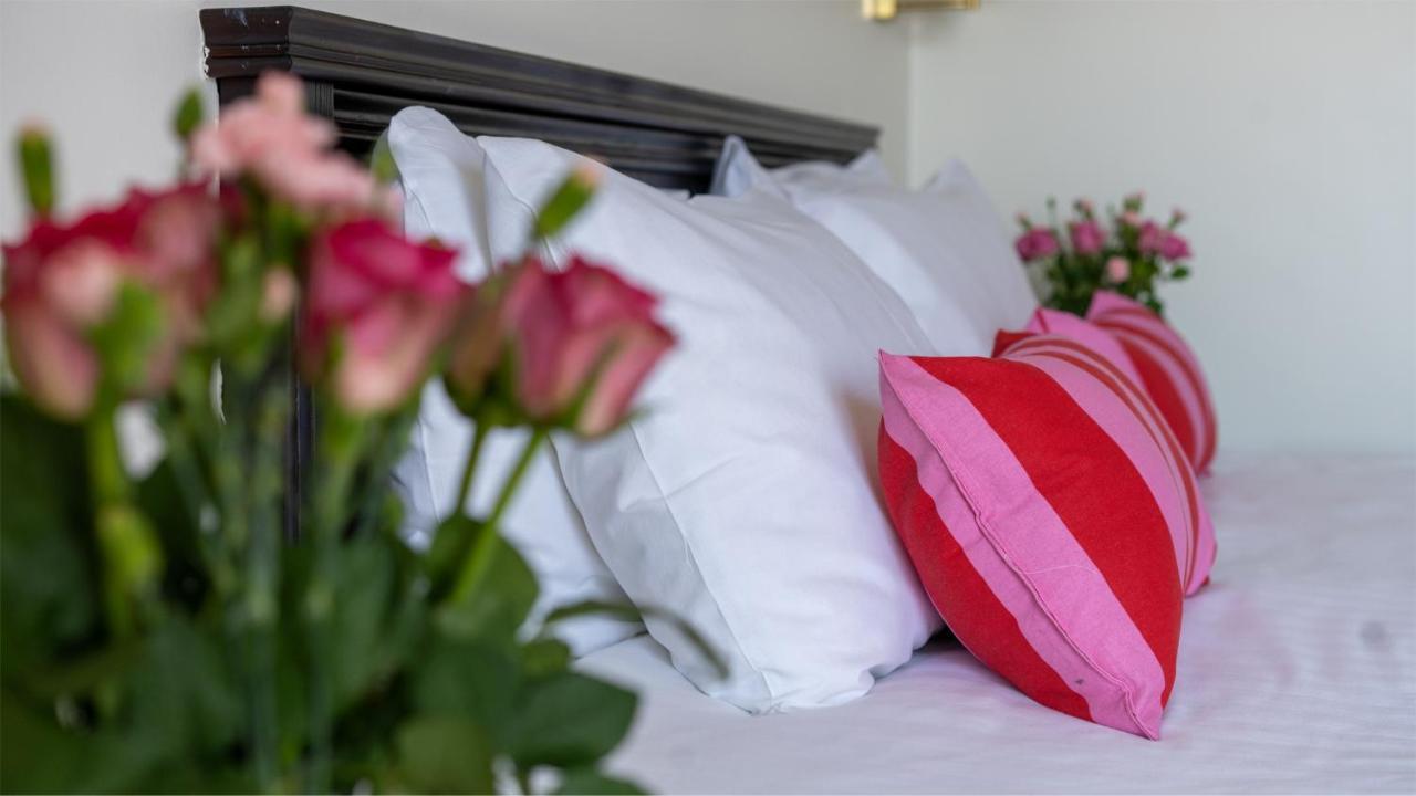 Marine Court Hotel Бангор Екстериор снимка