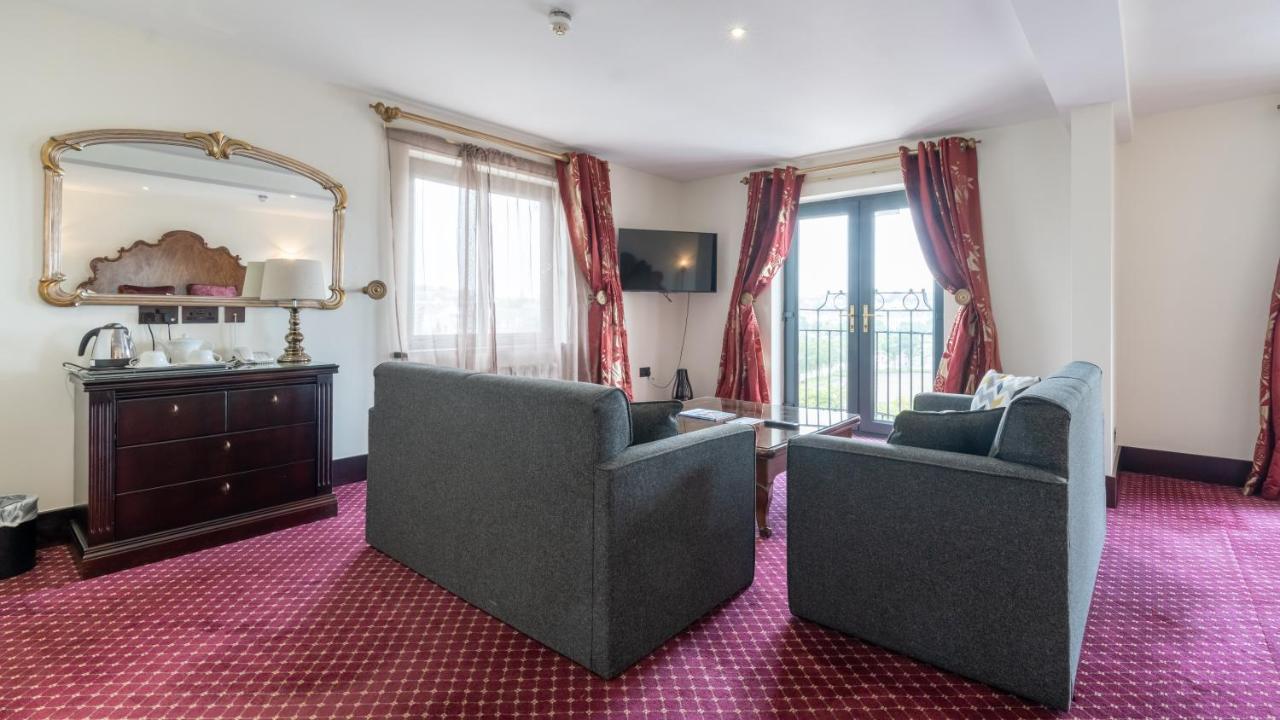 Marine Court Hotel Бангор Екстериор снимка