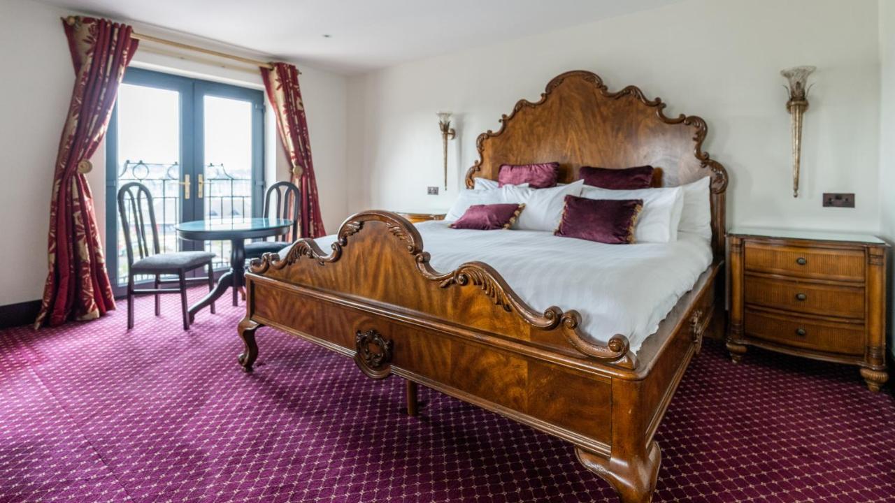 Marine Court Hotel Бангор Екстериор снимка
