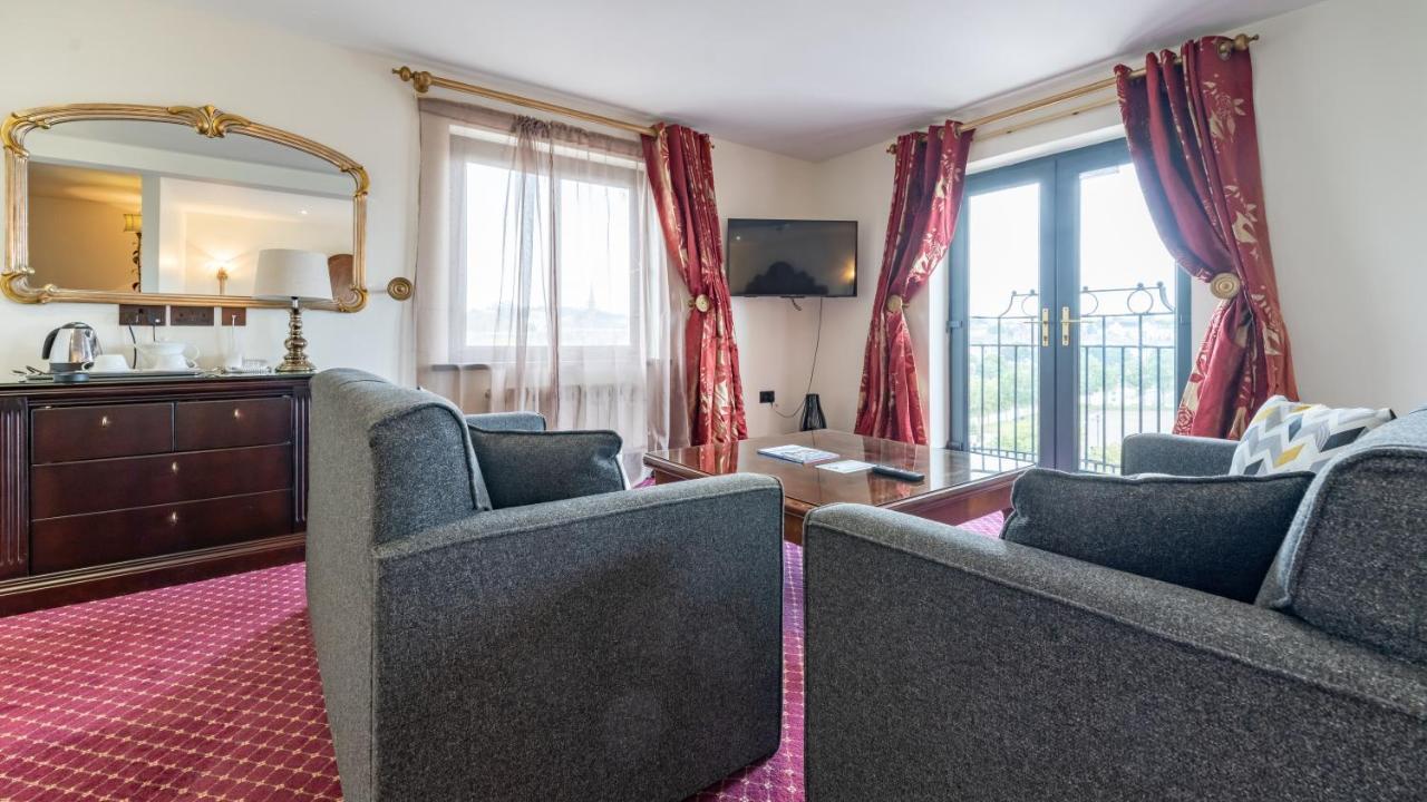 Marine Court Hotel Бангор Екстериор снимка