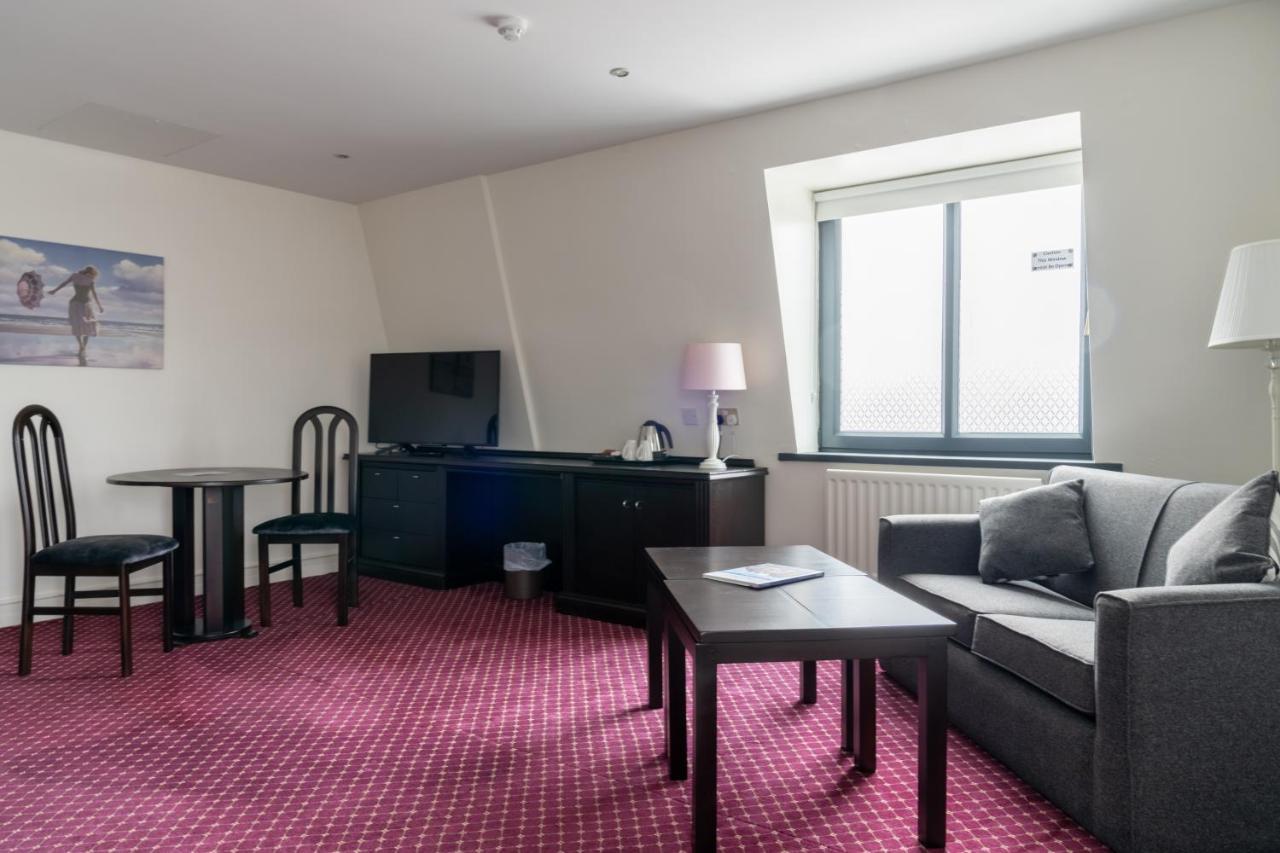 Marine Court Hotel Бангор Екстериор снимка