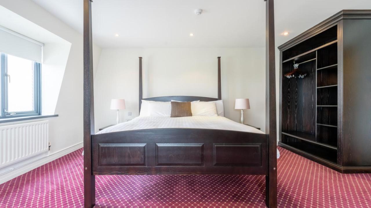 Marine Court Hotel Бангор Екстериор снимка
